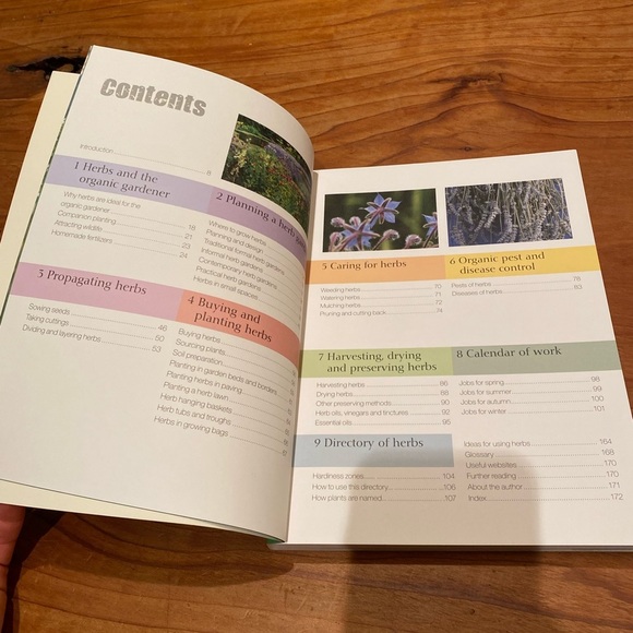 Softcover The Organic Herb Gardener - Picture 9 of 9